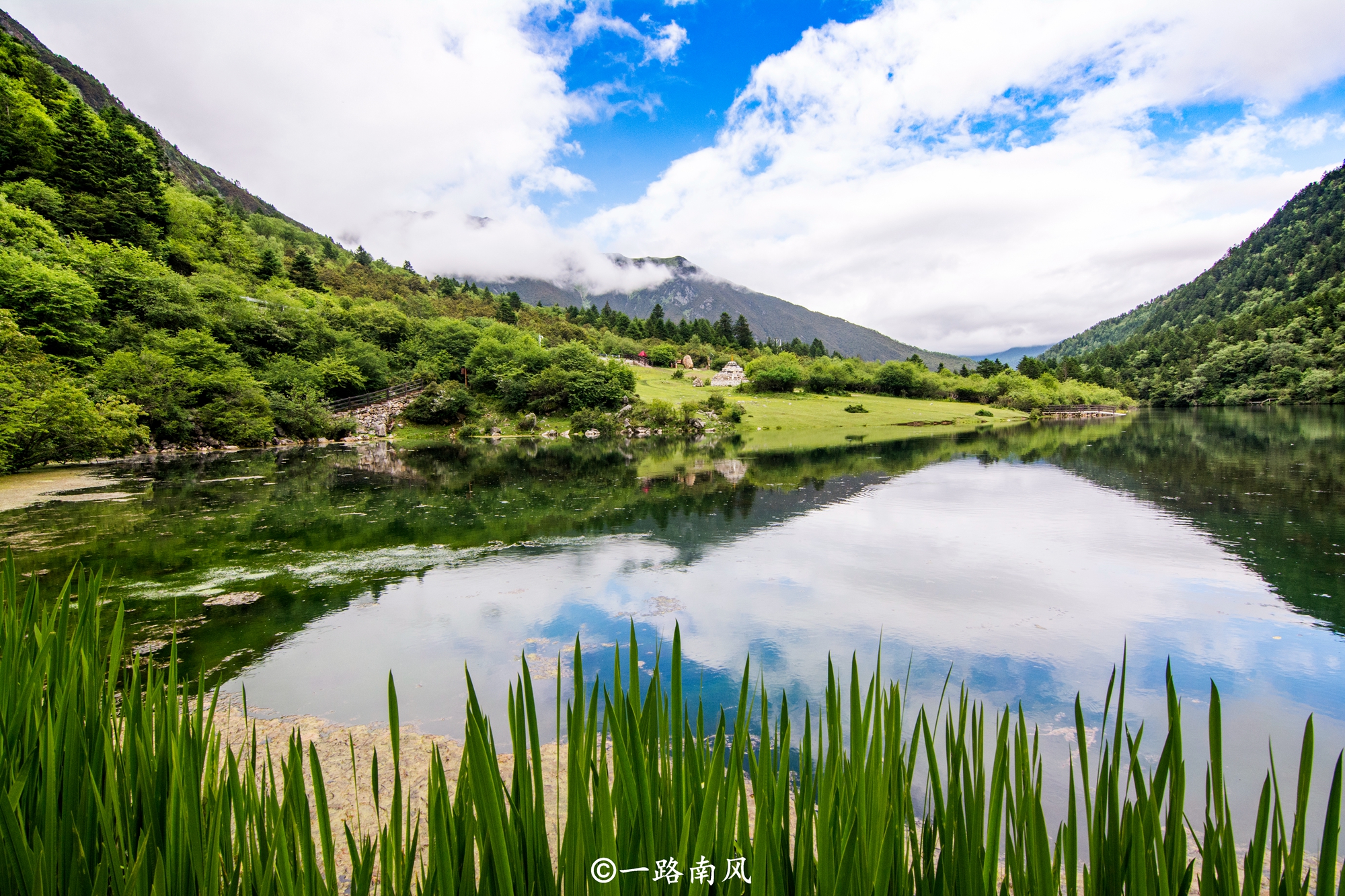 四川第一大州甘孜州，面积约相当于76.6个深圳，风景如画让人着迷