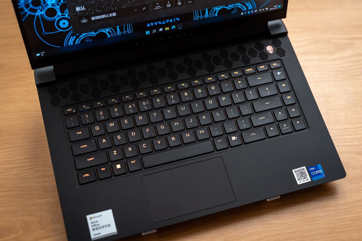 alienwarem15r7笔记本,男人的快乐就这么简单老外