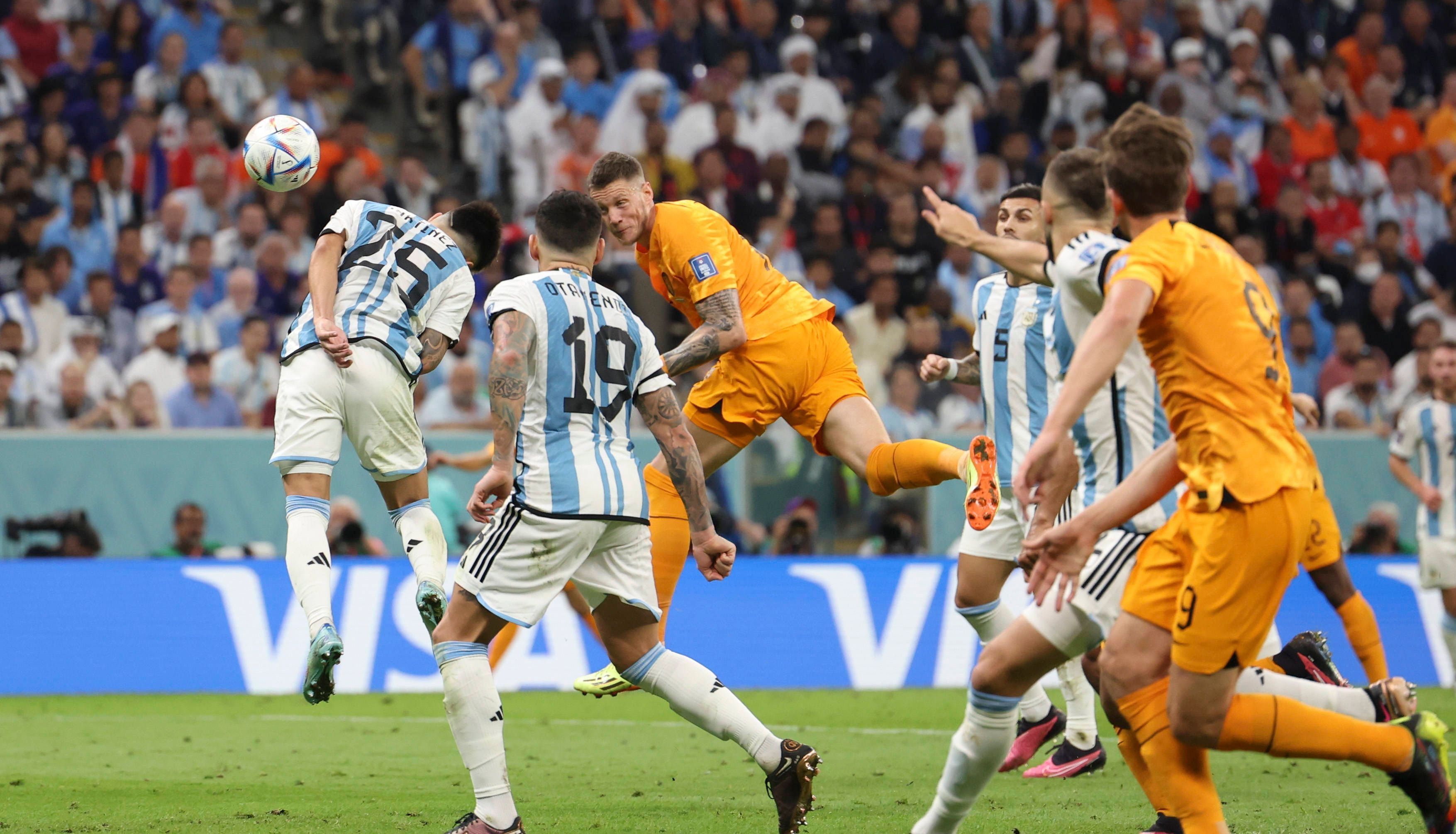 梅西世界杯助攻追平马拉多纳,梅西一场1v5致敬马拉多纳