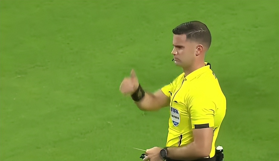 梅西捐款琼中女足,梅西慈善公益完整视频