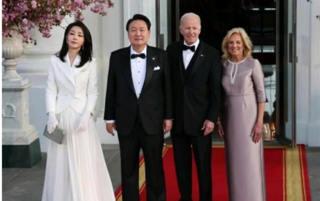 韩国第一夫人的五套时装,韩国第一夫人穿旧衣服