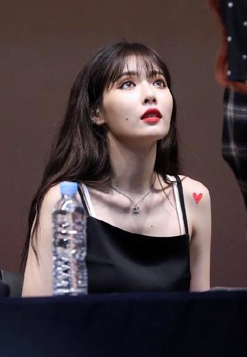 盘点韩国女明星最敢穿的衣服,韩国女星近期着装精选