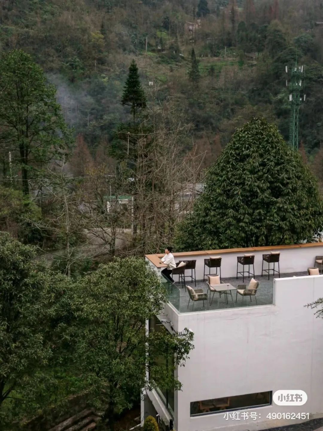 躲进山里民宿,躲在深山老林的民宿