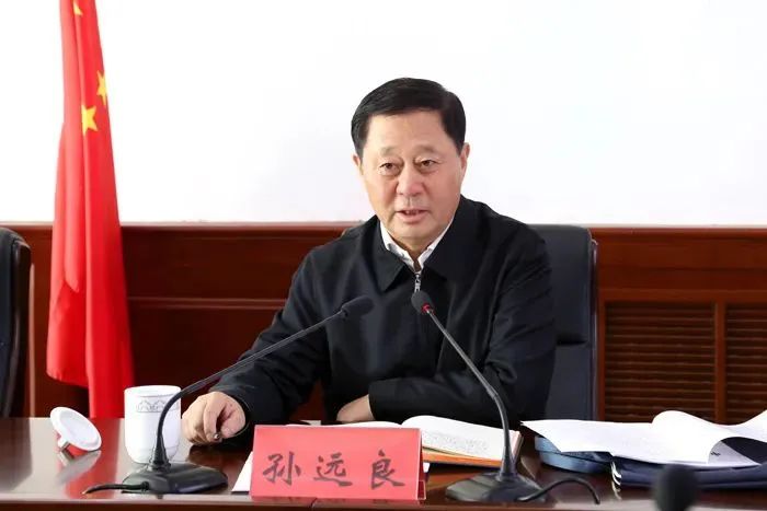 “老虎”与曾经的“大秘”同天落马，同省女“老虎”曾是多年下属