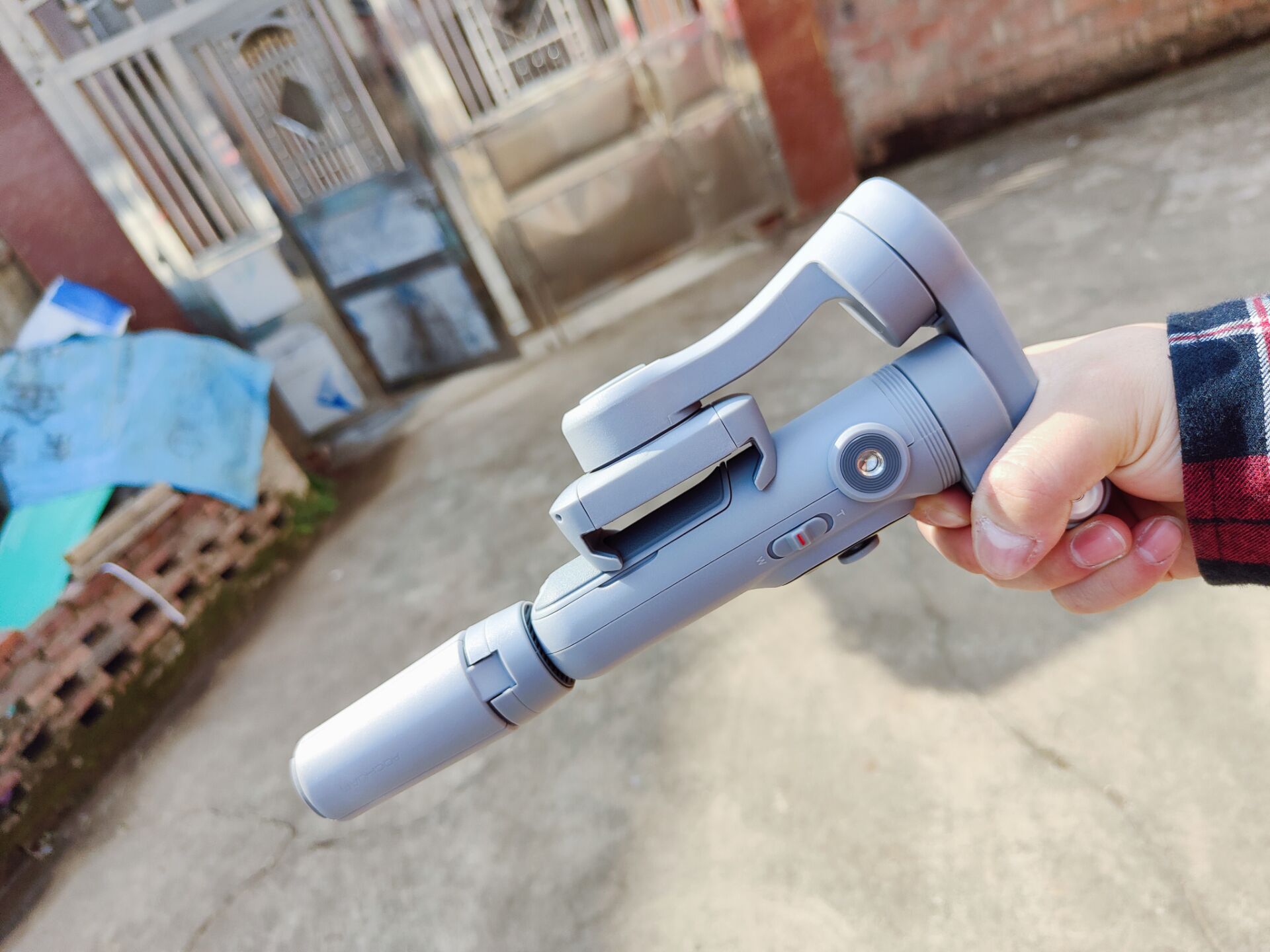 奥川手机三轴稳定器云台测评,奥川稳定器smartx和pro的区别