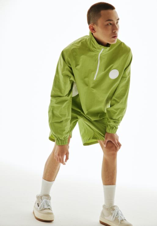 鹿晗潮牌服饰遭吐槽原视频,鹿晗卖货爆火