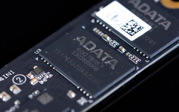 12代游戏本17寸,威刚xpg翼龙s70se4.01tb