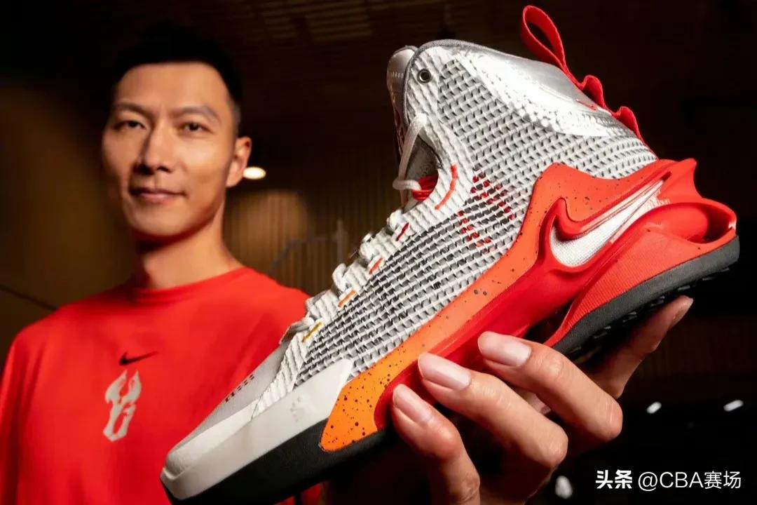 易建联最新耐克视频,易建联耐克大楼