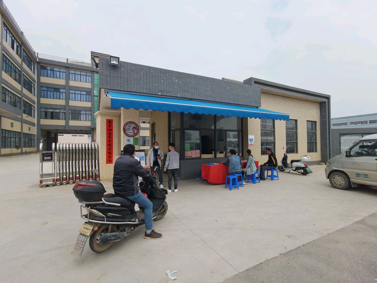 一位体制内小伙子内心独白！觉得月工资太低，羡慕做生意赚大钱的