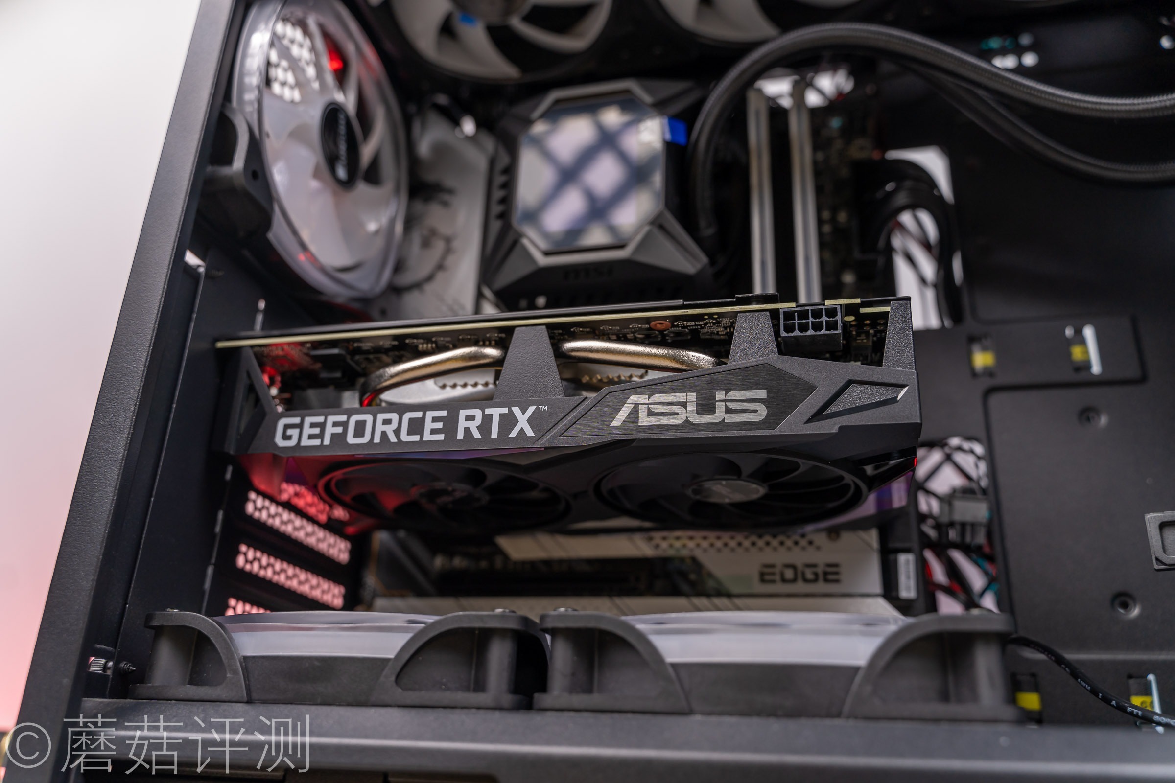 华硕rtx3060巨齿鲨显卡是旗舰版吗,七彩虹ultrawoc和华硕3050巨齿鲨