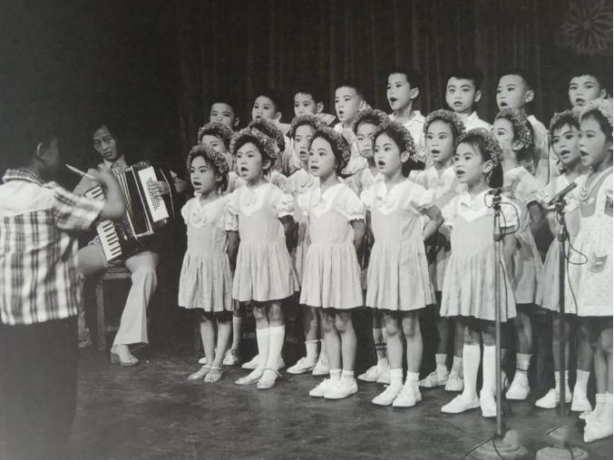 童年时的一双白网鞋,童年的回力白球鞋