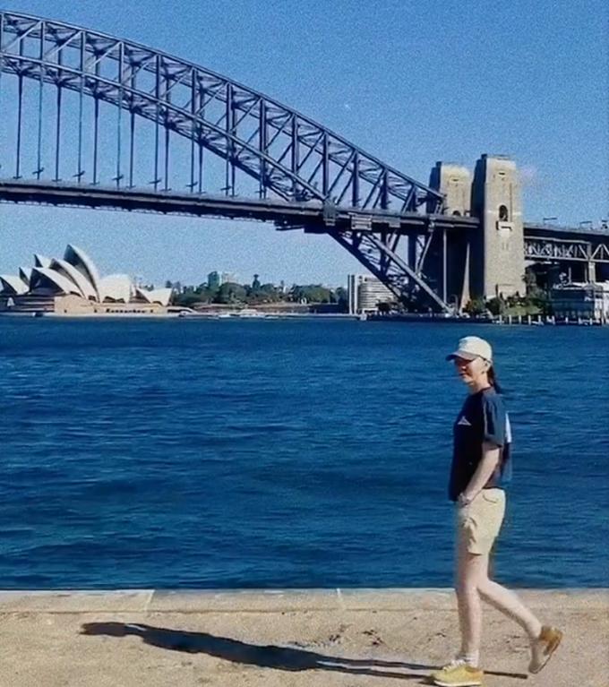 刘威葳年轻照,刘威葳走路视频