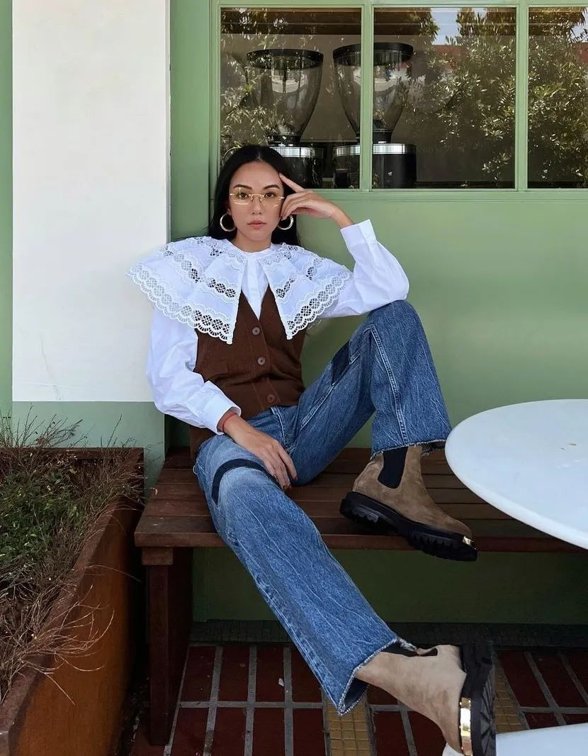 秋日马甲穿搭的n种,春天咖色格子针织马甲怎么搭配