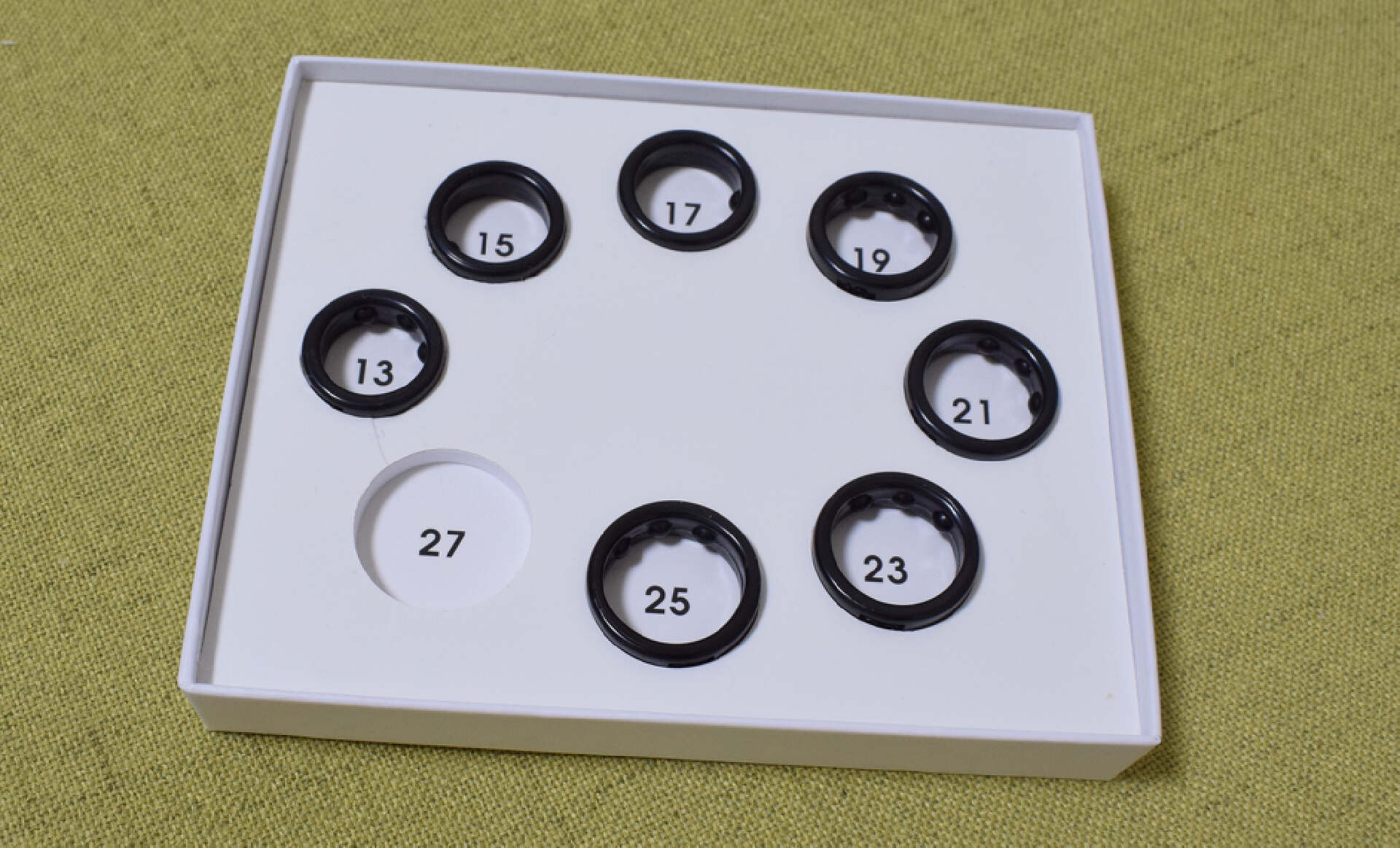 有了QuzzZ智能指环，送老婆礼物多了一份贴心选择