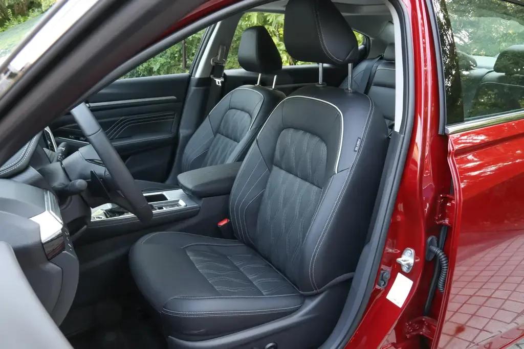 08款天籁2.5领先版是bose音响吗,2023款天籁顶配bose音响拆车件