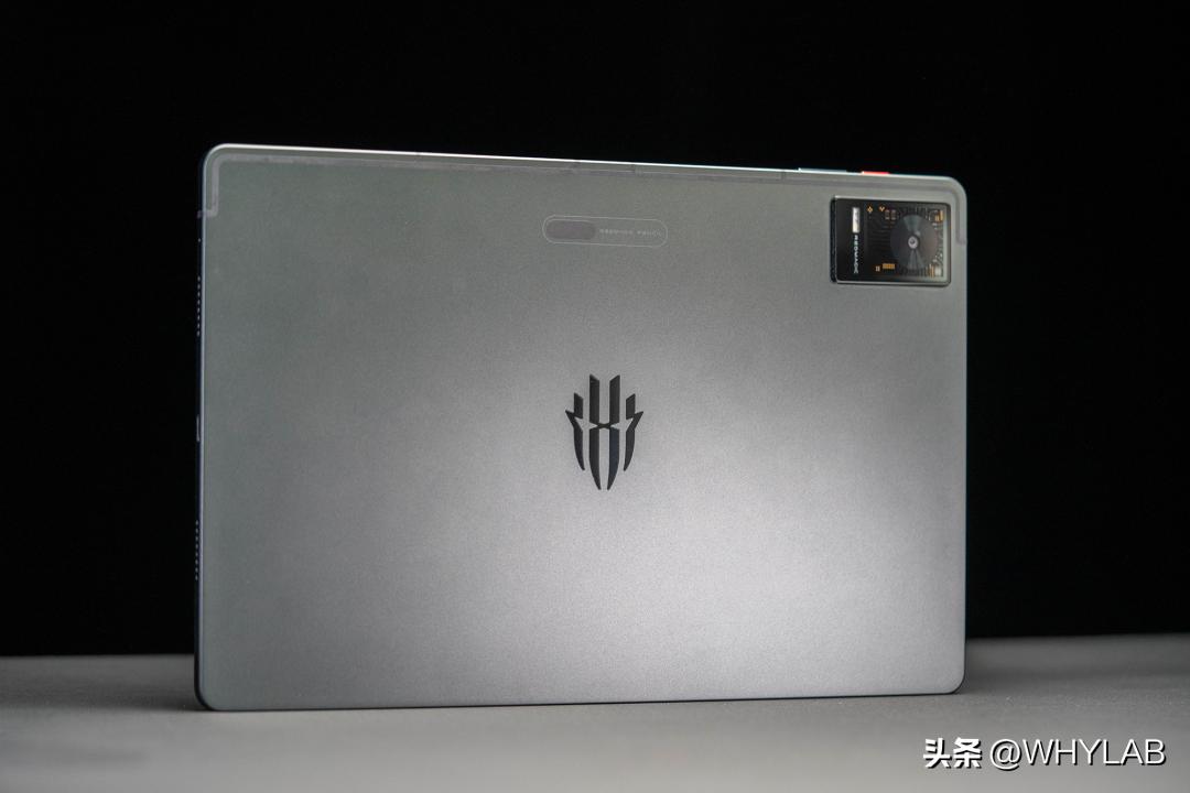 八英寸的红魔电竞平板打吃鸡体验,红魔平板性能