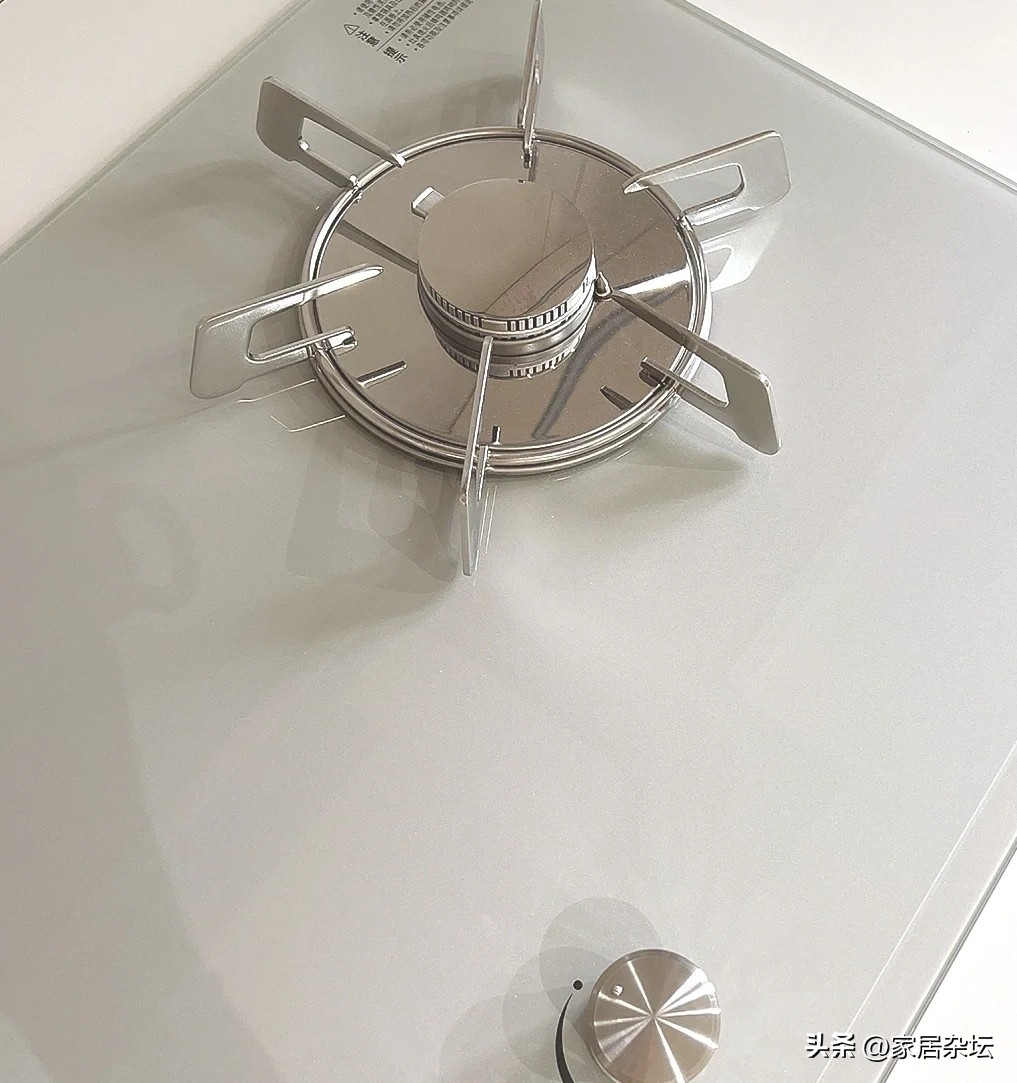 煤气灶和天然气灶为什么差价大,燃气灶600和3000的有什么区别