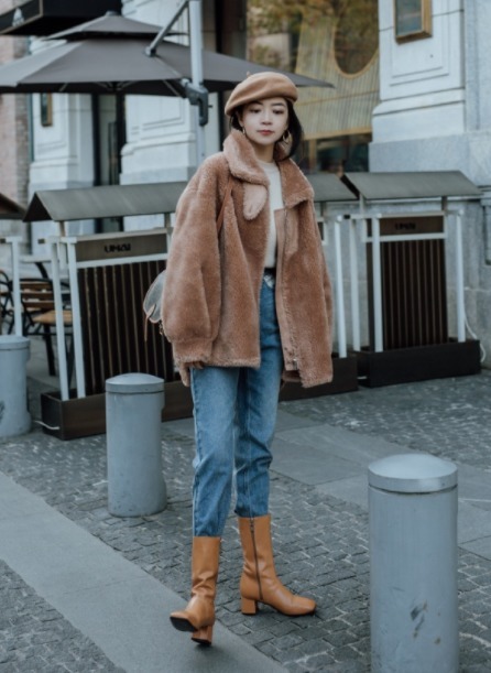 怎么穿出冬天的感觉,冬季白色羊羔绒外套的正确搭配