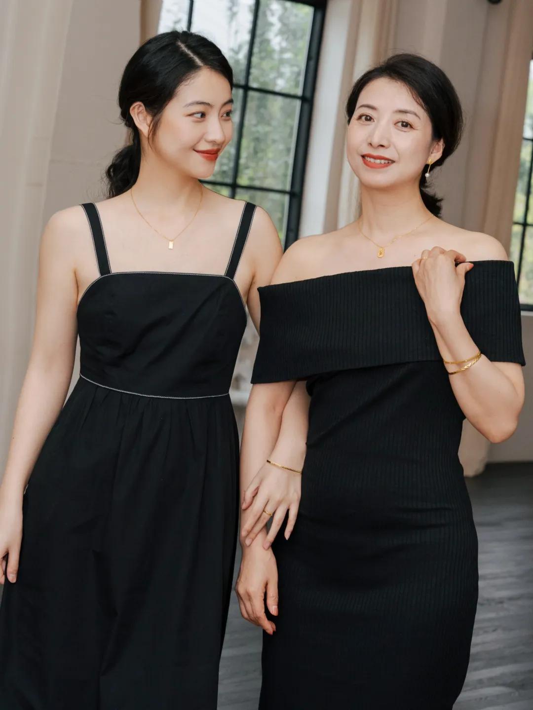 五六十岁女人，尽量不要穿太花哨、太紧身，土气廉价，这么穿才对