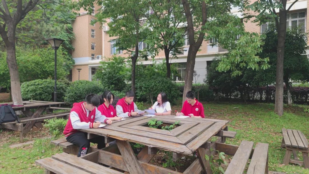 外校知名校长专家团队，三大升学通道，这所市直属高中奥秘何在？