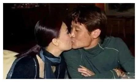 那英解晓东爱过以后,那英爱过高峰吗