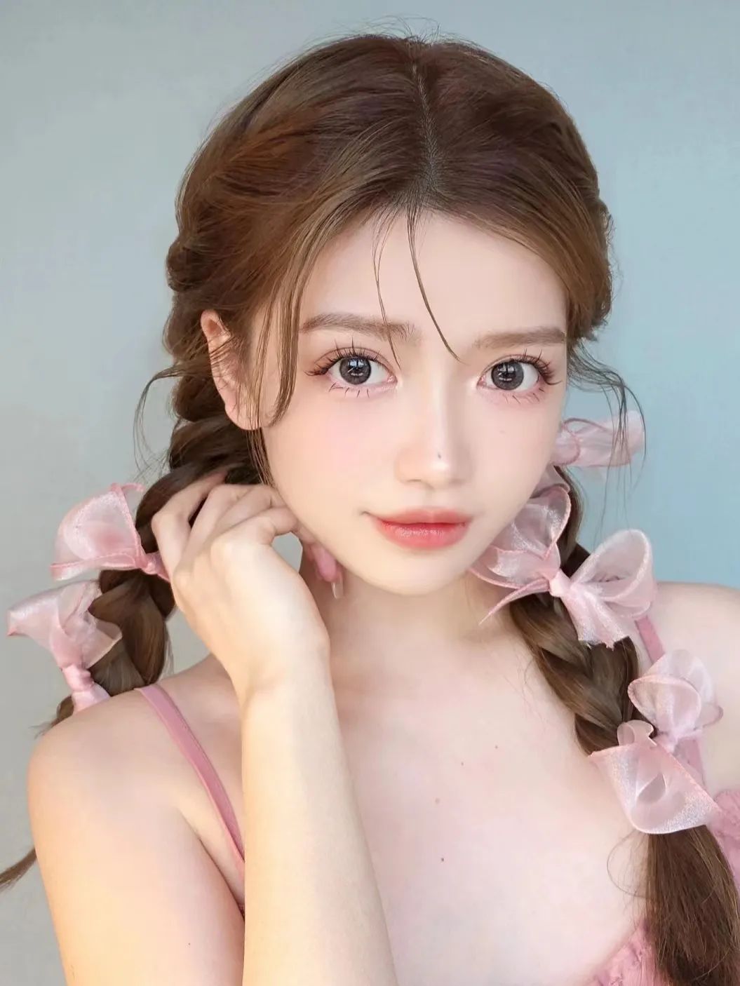 今年别再披头散发了三款减龄发型,既不显脸大又不披发的发型