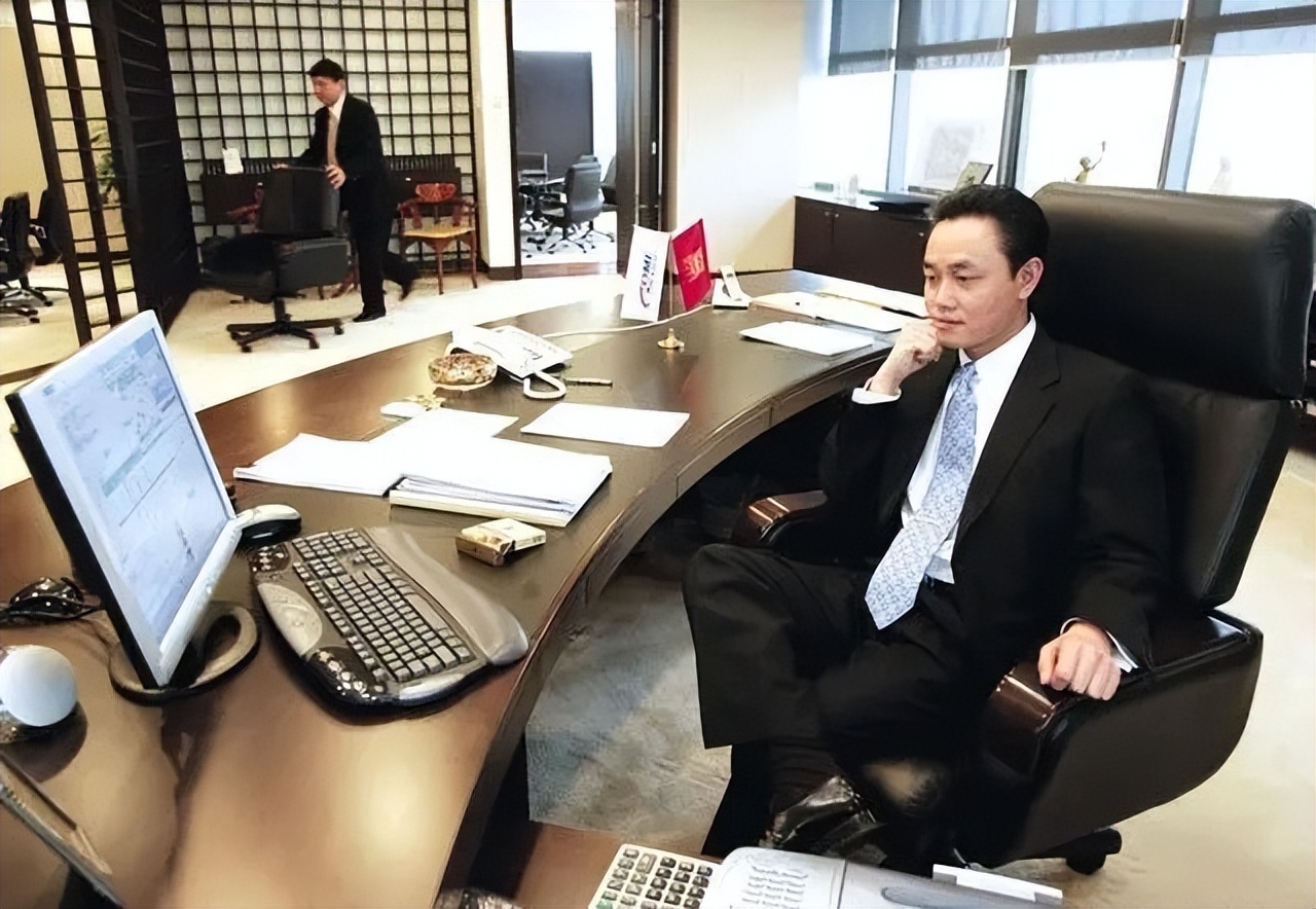 黄光裕:入狱11年,银行账户躺着225亿,出狱后过得如何