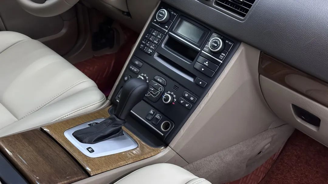 80年沃尔沃xc90出售,08款沃尔沃xc90二手多少钱