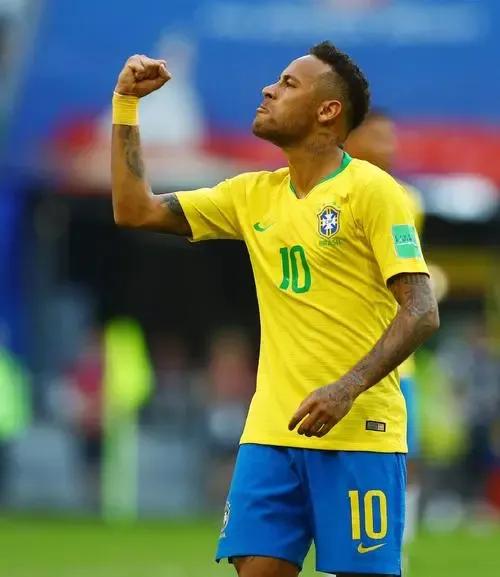 内马尔曾经也是皇马的吗,内马尔小时候穷吗