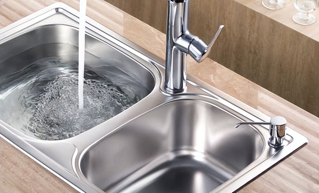 楼下厨房漏水一定是楼上的原因吗,西安厨房漏水漏到楼下怎么处理