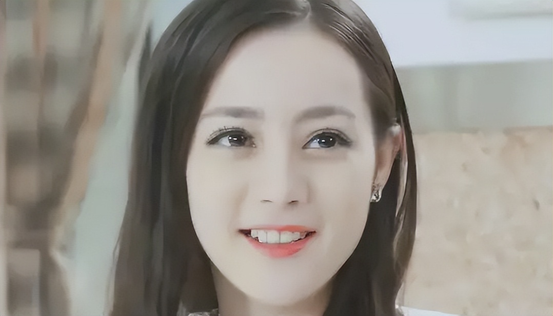 衣不蔽体,全身涂白,满口假牙闪瞎眼…娱圈的病态审美,该管管了