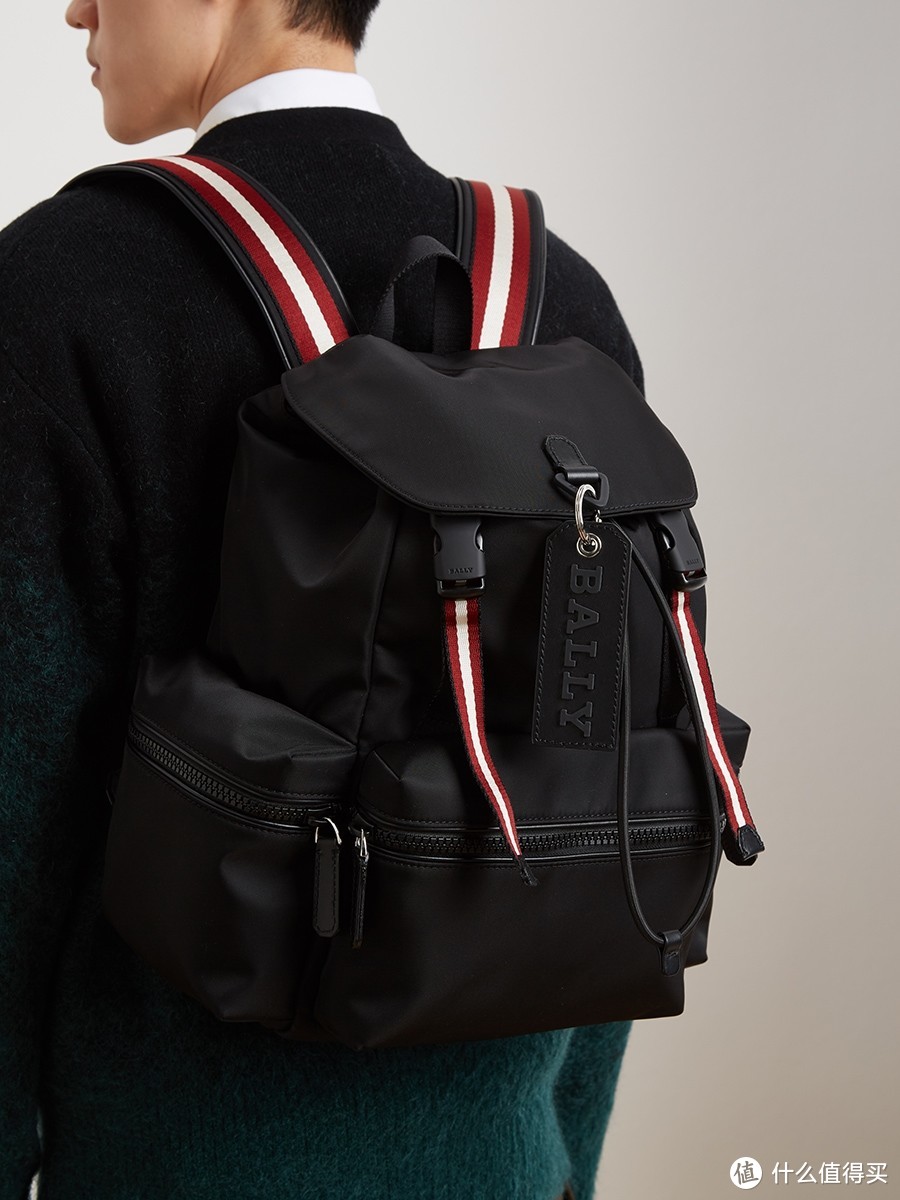 都市通勤党哪款男士双肩包值得,通勤双肩包和户外双肩包