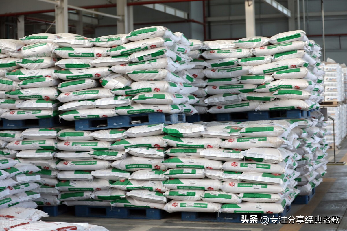 有招聘养鸡饲养员的吗,养鸡场招工200块钱一天包吃包住