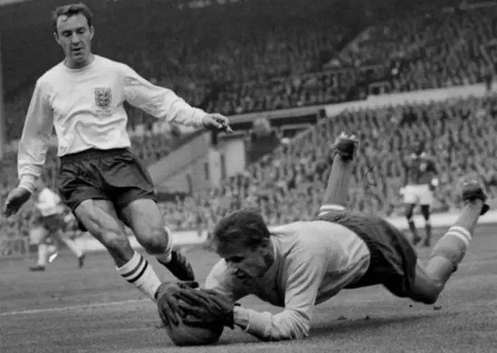 11号最佳足球运动员是谁,中国最佳足球运动员