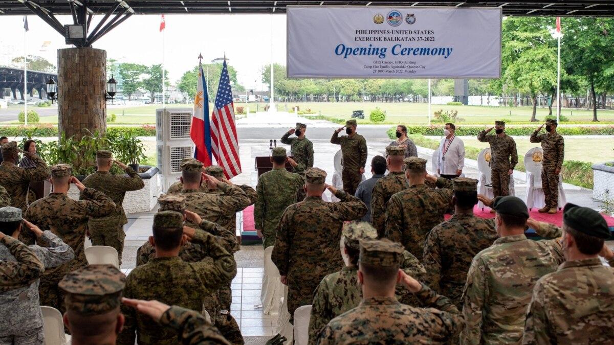 美国闹笑话,美菲军演海马斯火箭炮试射