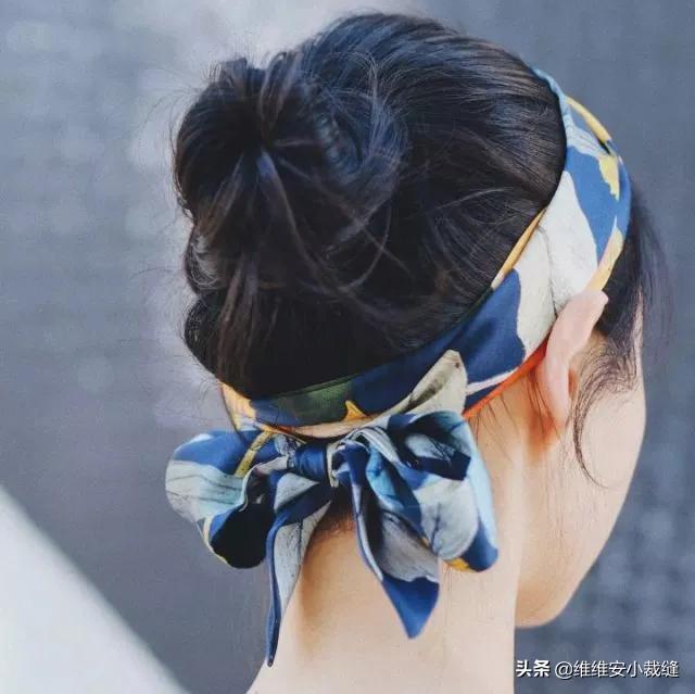 戴丝巾的女人有多时髦？从优雅女神到第一夫人，惊艳了整个时尚圈