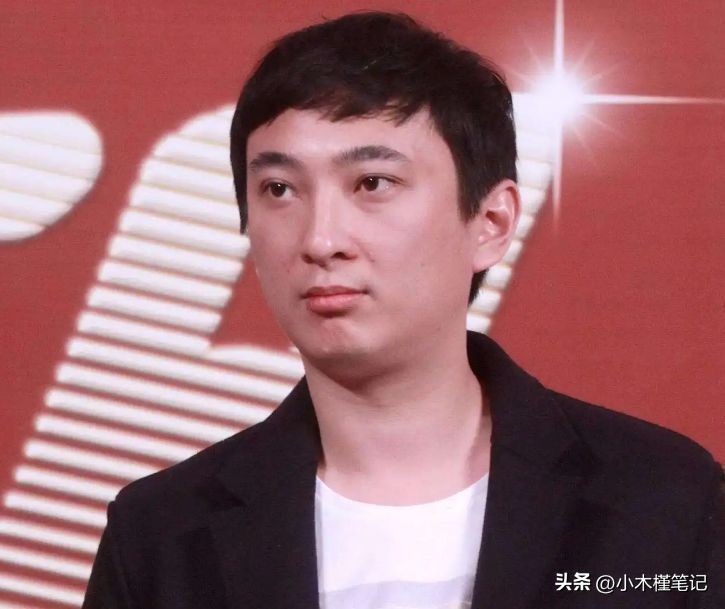 李易峰王思聪假笑男孩,王思聪和假笑男孩合影