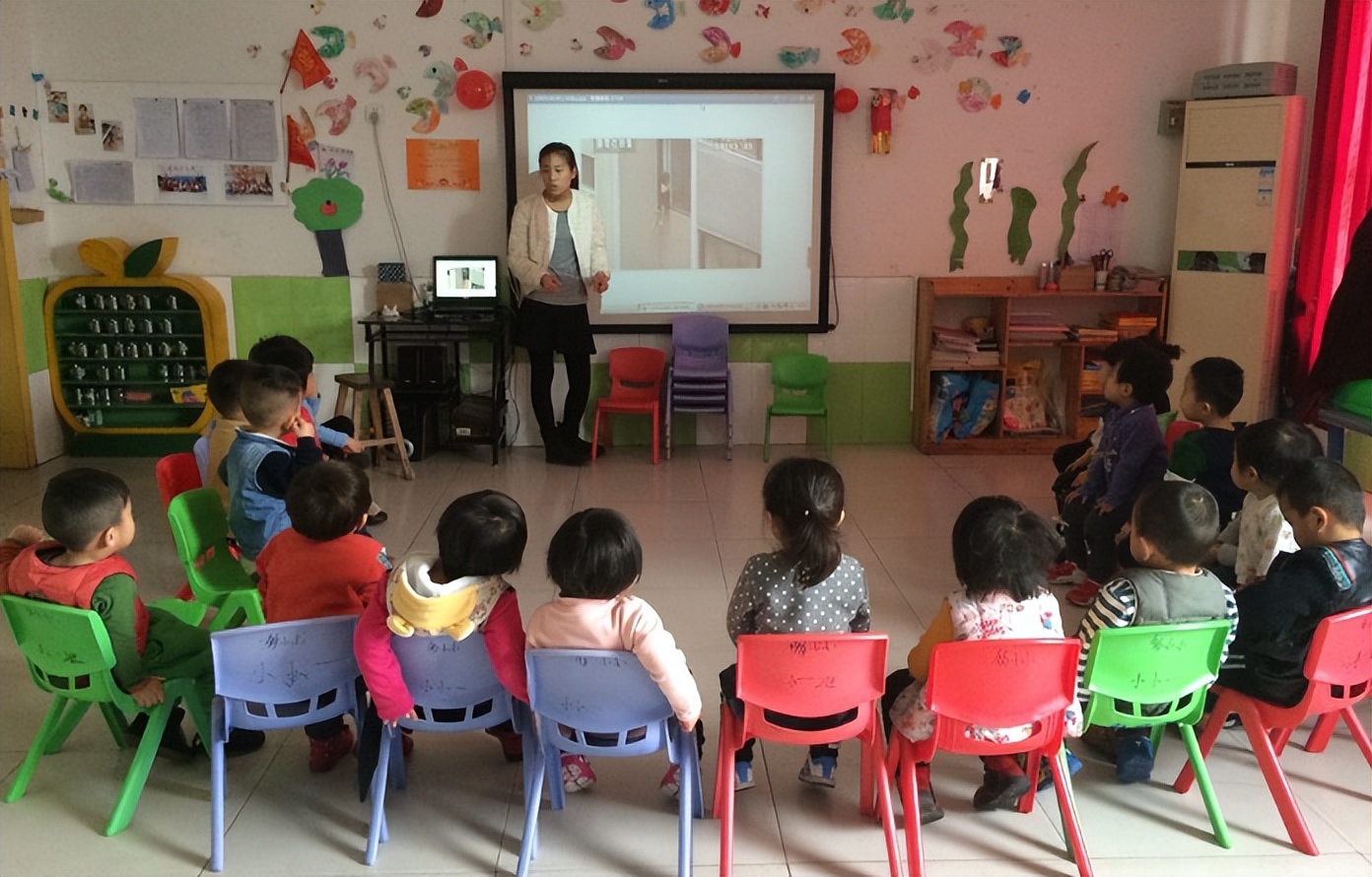 上海一幼儿园“天花板级学生”走红，入学简历15页，家长学历更牛