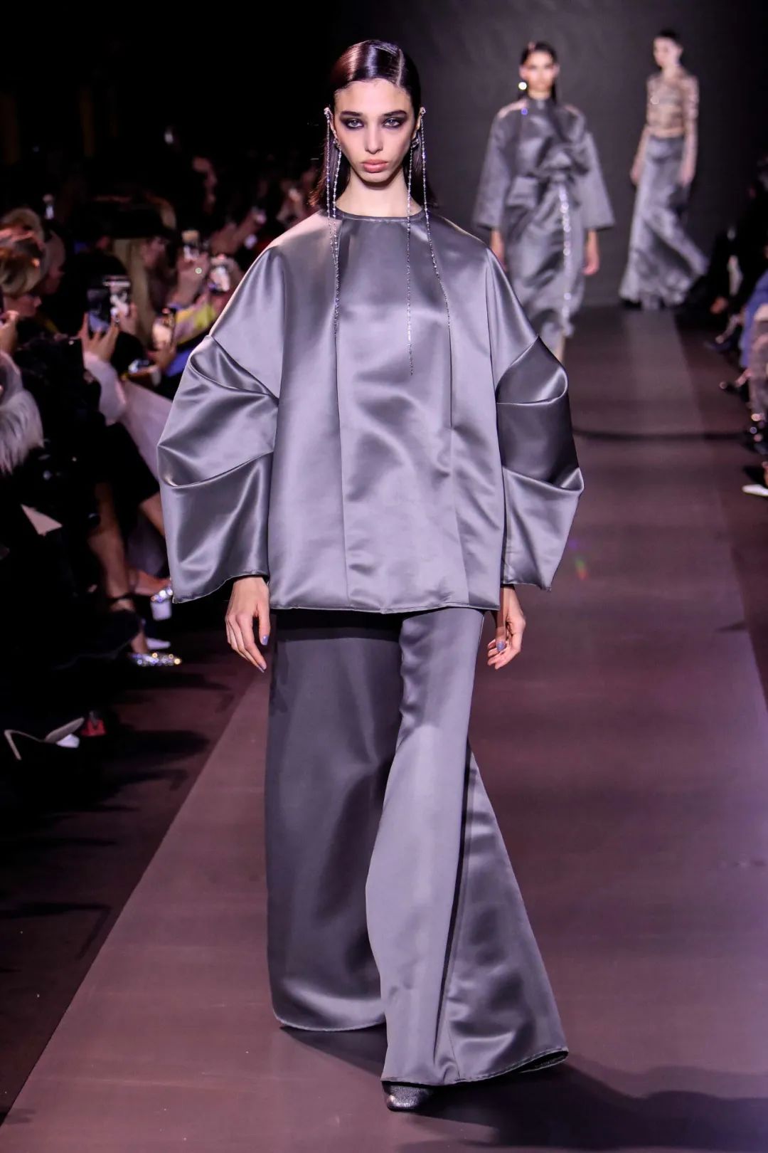 georgeshobeika2018时装秀完整版,georgeshobeika2016高定秀场