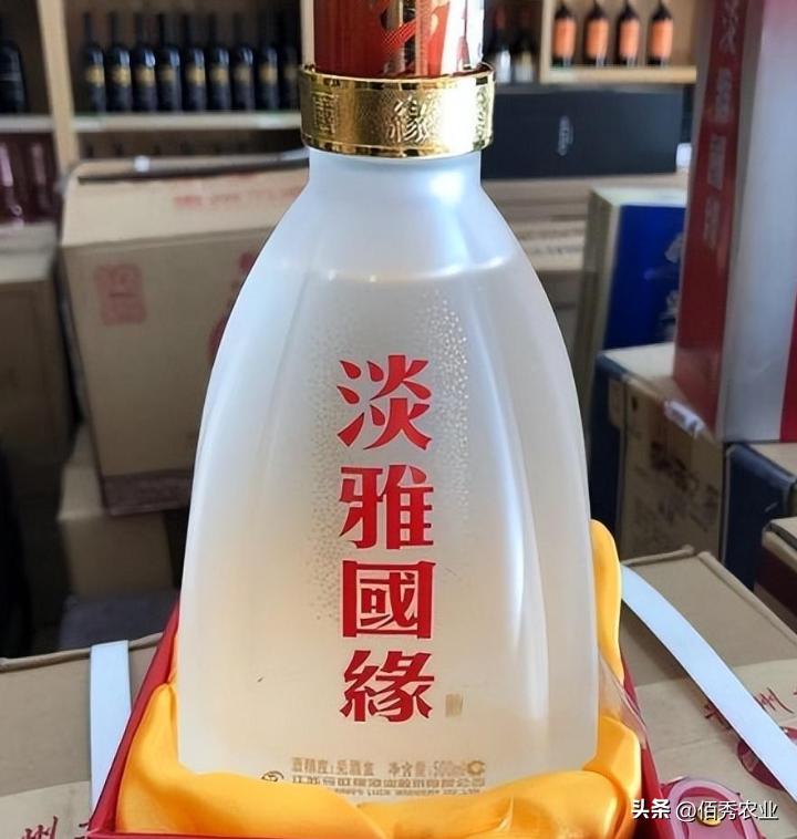 洋河酒天之蓝和梦之蓝哪个贵,洋河梦之蓝与同档次的酒对比