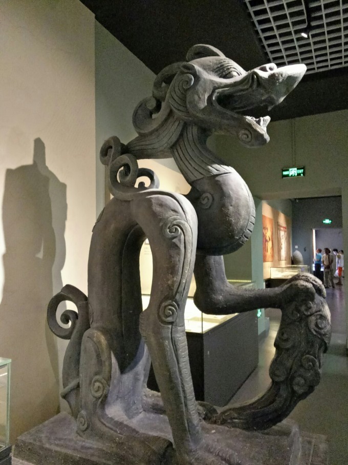 老汉遗址挖出青铜龙,老汉挖地挖出来了铜龙