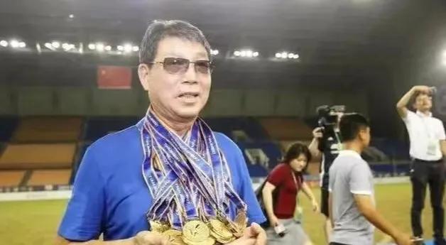 白发足球队员,白发足球运动员