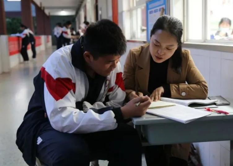 高三学生有没有必要陪读,高三最后一年有没有必要家长陪读