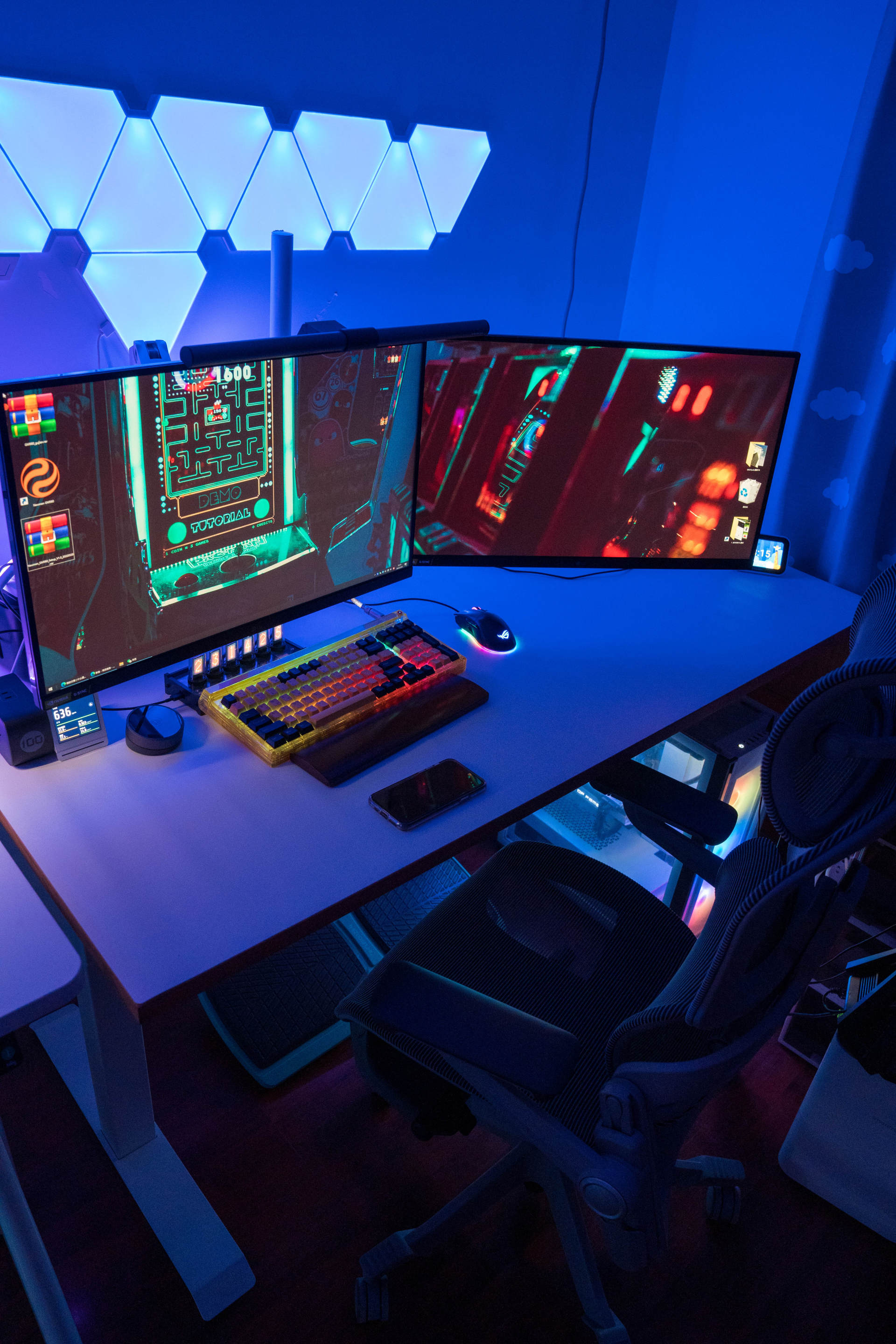 乱七八糟的电脑桌,笔记本电脑桌桌椅