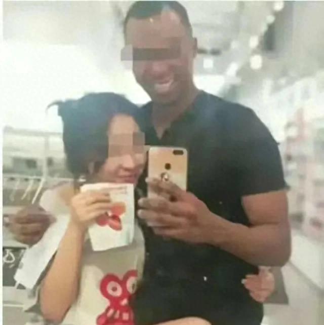 女教师欺骗黑人，说他不能再这么做了！淫秽视频曝光，外国崇拜！