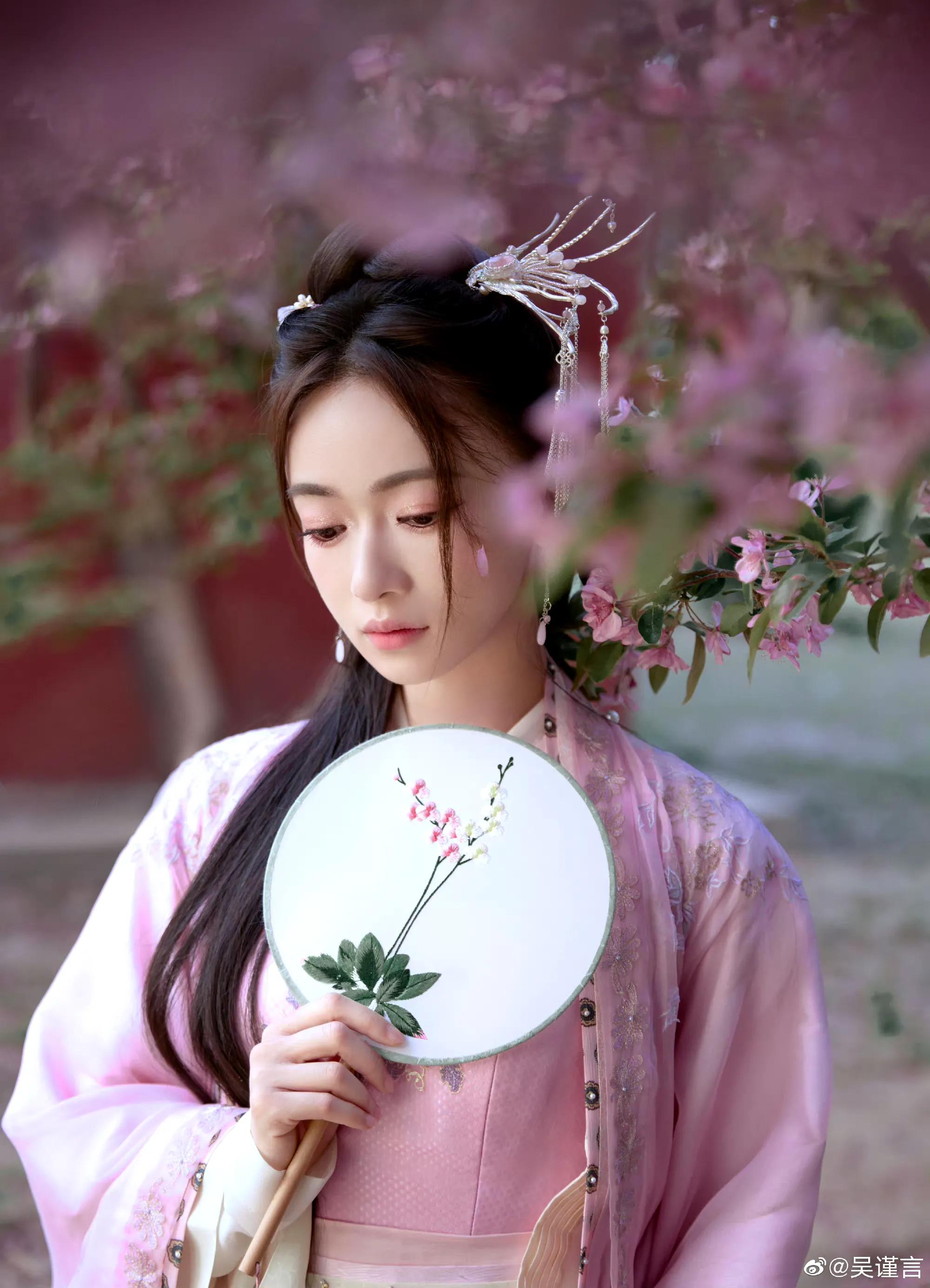 吴谨言汉服开封,吴谨言古装图推荐