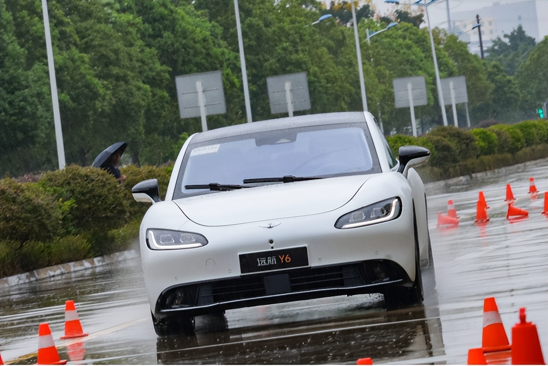 纯电续航1000公里远航y6表现如何,远航汽车y6发布会