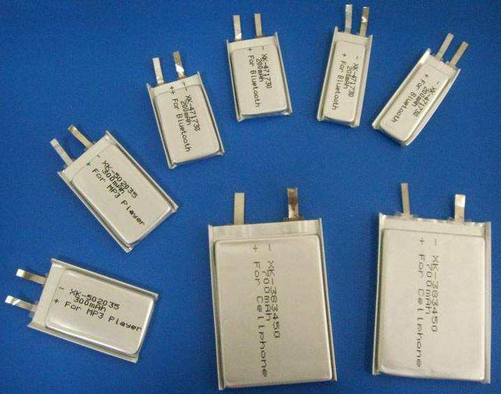 充电宝一边充电一边玩手机安全吗,充电器还是充电宝给手机充电安全