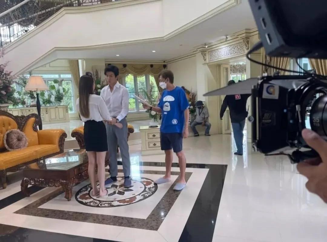 泰剧新剧推荐之《花丛》～看推哥如何游离在四个女人中