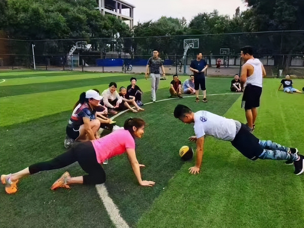 一个人用多少度电正常,一个人正常一天用电几度